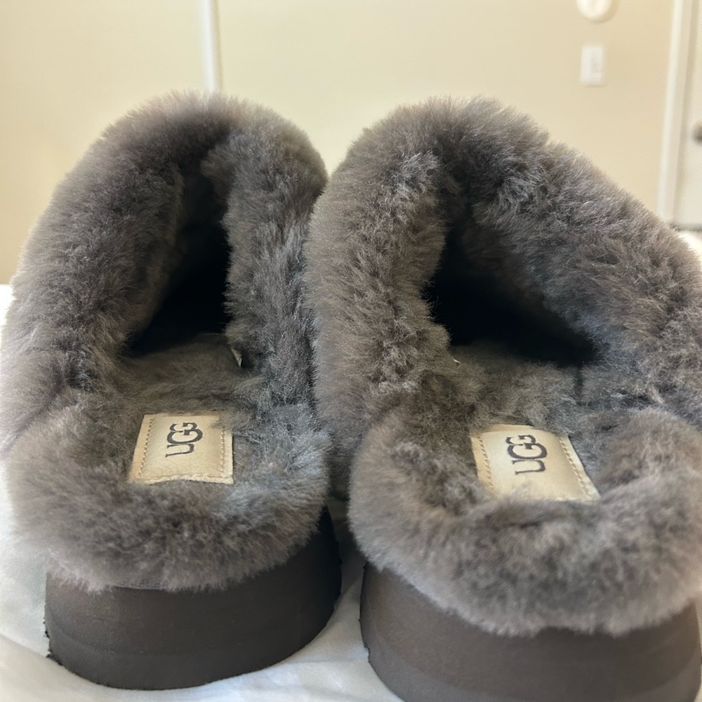 UGG Platform Gray Suede Fur-Lined Slippers - Picture 4 of 9